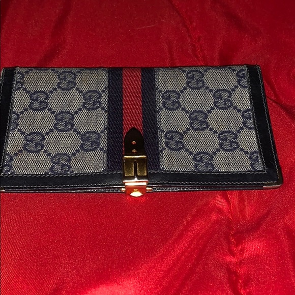 Gucci Handbags - Gucci wallet